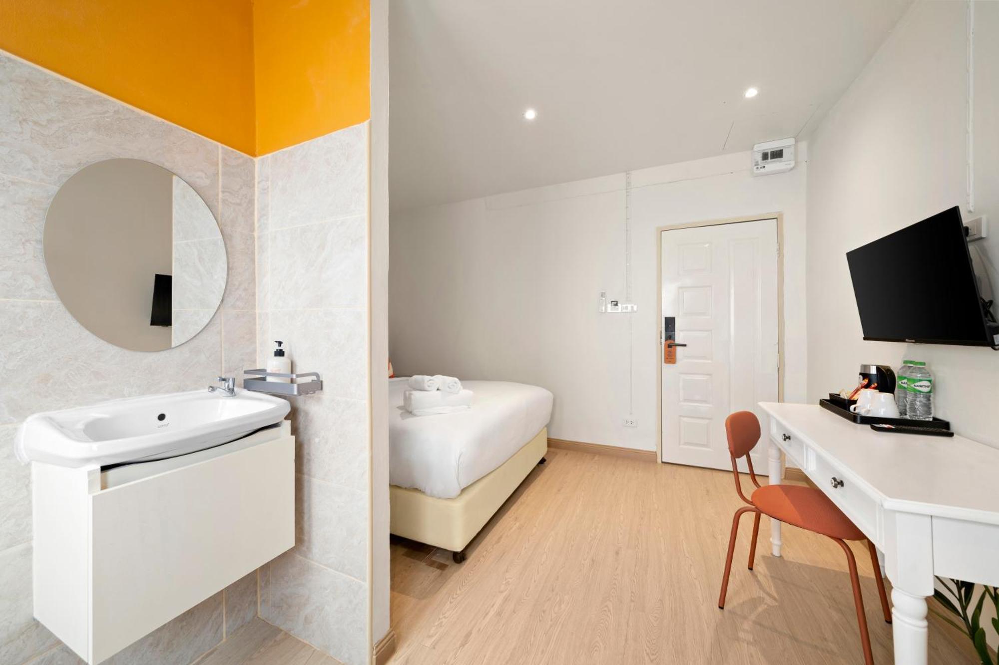 Horange Phuket Town Hotel Room photo